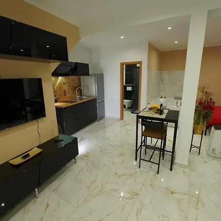 Diamond Apartment *