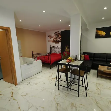 Diamond Apartment